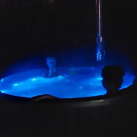Chalet Z Jacuzzi Zawoja